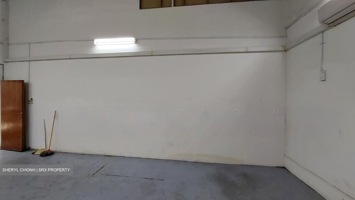 Pioneer Point (D22), Factory #584842011